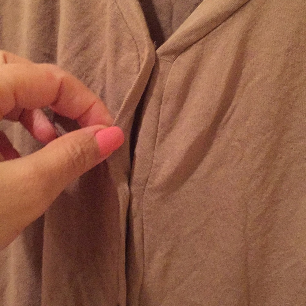 🎊2b Bebe button down blouse - Picture 5 of 8